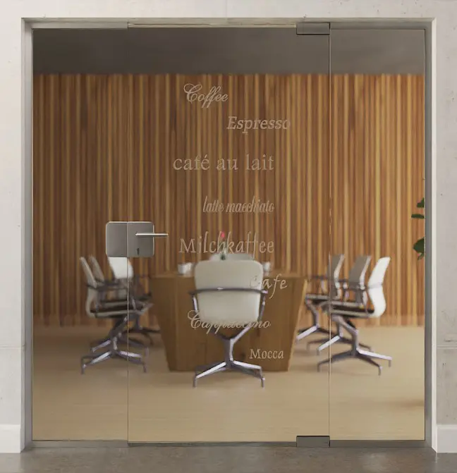 Zdjęcie drzwi całoszklanych z motywem Cafe 2 matowy z dwoma stałymi elementami bocznymi DORMA Mundus wariant 2 - Erkelenz