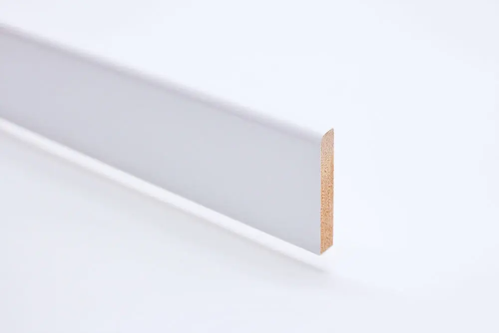 Listwa przypodłogowa 10 x 58 x 2400 mm drewno lite zaokrąglona biała lakierowana