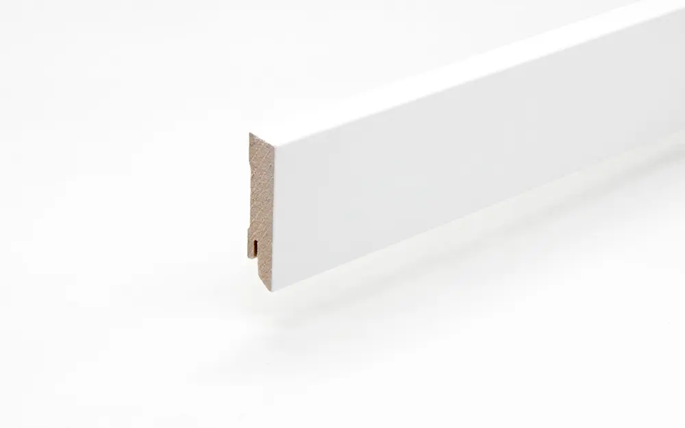 Perspektive listwa przypodłogowa 18 x 60 x 2440 mm MDF biała fazowana Modern 60 wpust na klips