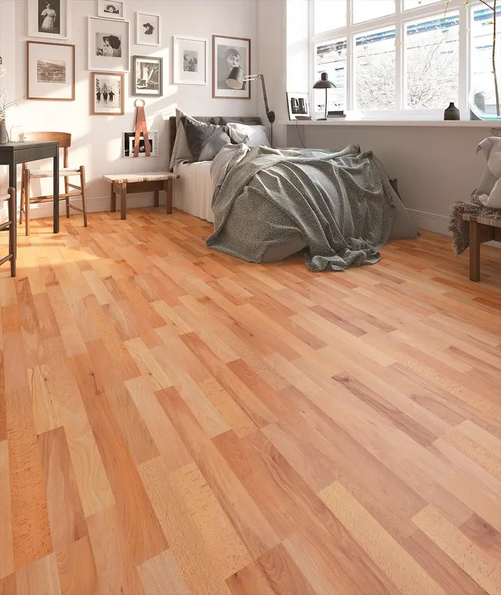 Zdjęcie aranżacyjne sypialni: buk strukturyzowana 3-lamelowy Fun panele laminowane - Wiparquet