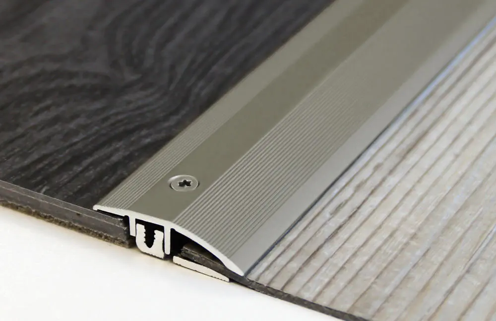 Profil dopasowujący do montażu śrubowego typ 376 (stal szlachetna-tytan) - Ter Hürne