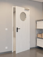 CloseUp-Flur-Milieuansicht von GARANT Rauchschutztür Authentic Grigio GCK08 mit Lichtausschnitt LA-13