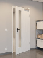 CloseUp-Flur-Milieuansicht von GARANT Rauchschutztür Authentic Grigio CePaL mit Lichtausschnitt LA-4 schlossseitig