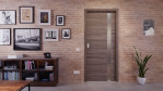 Front-Milieuansicht der in der Wand laufenden HÖRMANN Schiebetür Pure 1 Gebürstete Lärche dunkel quer Duradecor DesignLine mit Lichtausschnitt Bandseite