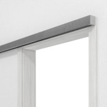 Detailansicht von GARANT Line-Schiebetürsystem vor der Wand laufend Authentic Grigio CePaL