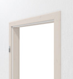 Detailansicht von Massivholzzarge Fichte astig weiß pigmentiert mit Gehrung Profil A