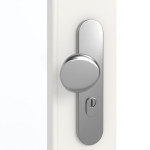 Detailansicht der Oberfläche von GARANT Wohnungseingangstür Weißlack 9016 mit Lichtausschnitt LA-5 schlossseitig