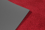 Detailansicht von Ober- und Untermaterial von Fußmatte ColourLine 134 rot - Entrada
