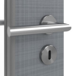 Detailansicht der Oberfläche von LEBO Doppelflügeltür Cotton Like Hygge Grau ähnl. RAL 7037 Versio mit Lichtausschnitt LA 24 schlossseitig inkl. Zarge