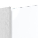 Detailansicht des Lichtausschnitts von HÖRMANN Doppelflügeltür Rail 1 Eiche Weiß Duradecor DesignLine mit Zarge