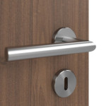 Detailansicht der Oberfläche von WESTAG Innentür-Set Nussbaum Trentino NU 717 PortaLit CPL mit Zarge und Drücker