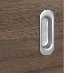 Detailansicht der Oberfläche von HÖRMANN Schiebetür Pure 2 Alpineiche quer Duradecor DesignLine mit Lichtausschnitt quer mit bündiger Lisene Steel 79-7