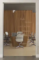 Bild von Cafe 2 Motiv matt Ganzglastür mit festem Seitenteil und Oberlicht DORMA Mundus Variante 6 - Erkelenz