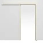 Frontansicht von CLASSEN Schiebetürsystem RAL 9010 Weißlack vor der Wand laufend mit Zarge