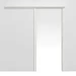 Frontansicht von Schiebetürsystem vor der Wand laufend Verkehrsweiß RAL 9016 Weißlack - Huga