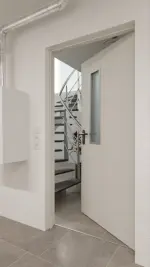 Detail-Milieuansicht von Innentür-Set Stahl mit Feuerschutzfunktion H16-1 OD mit Rechteckverglasung Ausschnitt 1 inkl. Eckzarge - Hörmann