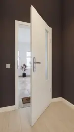 Front-Milieuansicht von GARANT Wohnungseingangstür Weiß Struktur Premium CePaL mit Lichtausschnitt LA-5 bandseitig