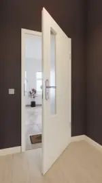 Front-Milieuansicht von GARANT Wohnungseingangstür 9417-60 Snow White CePaL mit Lichtausschnitt LA-5 schlossseitig