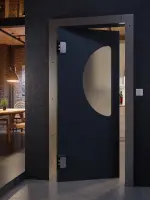 CloseUp-Milieuansicht von HÖRMANN Kunststoff-Pendeltür mit Lichtausschnitt halbrund inkl. Blendrahmen