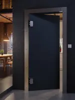 CloseUp-Milieuansicht von HÖRMANN Kunststoff-Pendeltür inkl. Blendrahmen