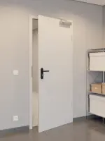 CloseUp-Flur-Milieuansicht von GARANT Rauchschutztür D92-60 Dove Grey Resopal