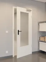 CloseUp-Flur-Milieuansicht von GARANT Rauchschutztür Weißlack 9010 mit Lichtausschnitt LA-DIN