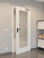 CloseUp-Flur-Milieuansicht von GARANT Rauchschutztür Quer Authentic Bianco CePaL mit Lichtausschnitt LA-2