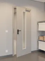 CloseUp-Flur-Milieuansicht von GARANT Rauchschutztür U12115SD Platingrau GHK08 mit Lichtausschnitt LA-4 mittig