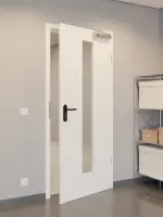 CloseUp-Flur-Milieuansicht von GARANT Rauchschutztür W1000ST3 Premium Weiß GHK08 mit Lichtausschnitt LA-4 mittig