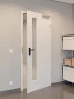 CloseUp-Flur-Milieuansicht von GARANT Rauchschutztür U12188SD Lichtgrau GHK08 mit Lichtausschnitt LA-4 schlossseitig