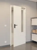 CloseUp-Flur-Milieuansicht von GARANT Rauchschutztür W980ST15 Platinweiß GHK08 mit Lichtausschnitt LA-5 bandseitig