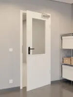 CloseUp-Flur-Milieuansicht von GARANT Rauchschutztür Weißlack 9010 mit Lichtausschnitt LA-6