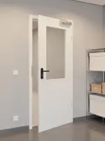 CloseUp-Flur-Milieuansicht von GARANT Rauchschutztür Weiß Struktur Premium CePaL mit Lichtausschnitt LA-6