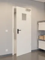 CloseUp-Flur-Milieuansicht von GARANT Rauchschutztür Weißlack 9010 mit Lichtausschnitt LA-7
