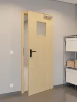 CloseUp-Flur-Milieuansicht von GARANT Rauchschutztür Authentic Asteiche CePaL mit Lichtausschnitt LA-8