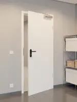 CloseUp-Flur-Milieuansicht von GARANT Rauchschutztür U11026SD Kristallweiß GHK08