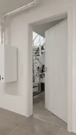 Detail-Milieuansicht von GARANT Wärmeschutztür Authentic Grigio GCK08