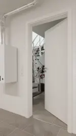 Detail-Milieuansicht von GARANT Wärmeschutztür Quer Authentic Bianco CePaL