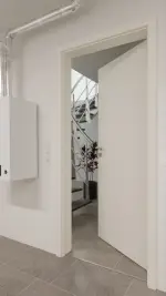 Detail-Milieuansicht von GARANT Wärmeschutztür Weißlack 9010 GHK08