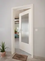 CloseUp-Milieuansicht von GARANT Wohnungseingangstür 0140-60 Dawn Resopal mit Lichtausschnitt LA-DIN