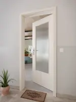 CloseUp-Milieuansicht von GARANT Wohnungseingangstür Authentic Perl GCK08 mit Lichtausschnitt LA-DIN