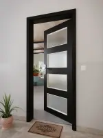 CloseUp-Milieuansicht von GARANT Wohnungseingangstür 0901-60 Black Resopal mit Lichtausschnitt LA-11