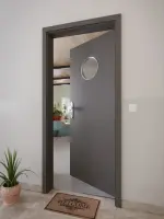 CloseUp-Milieuansicht von GARANT Wohnungseingangstür 10622-60 Ebony CePaL mit Lichtausschnitt LA-12