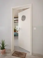 CloseUp-Milieuansicht von GARANT Wohnungseingangstür Authentic Perl GCK08 mit Lichtausschnitt LA-12