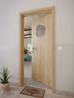 CloseUp-Milieuansicht von GARANT Wohnungseingangstür Authentic Risseiche GCK08 mit Lichtausschnitt LA-13