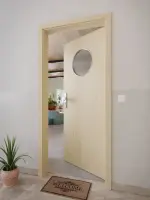 CloseUp-Milieuansicht von GARANT Wohnungseingangstür Natura Ahorn CePaL mit Lichtausschnitt LA-13