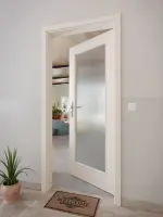 CloseUp-Milieuansicht von GARANT Wohnungseingangstür Authentic Perl CePaL mit Lichtausschnitt LA-2