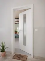 CloseUp-Milieuansicht von GARANT Wohnungseingangstür Authentic Grigio GCK08 mit Lichtausschnitt LA-4 mittig