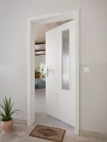 CloseUp-Milieuansicht von GARANT Wohnungseingangstür Authentic Grigio GCK08 mit Lichtausschnitt LA-5 bandseitig