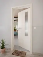 CloseUp-Milieuansicht von GARANT Wohnungseingangstür Quer Authentic Perl GCK08 mit Lichtausschnitt LA-5 bandseitig